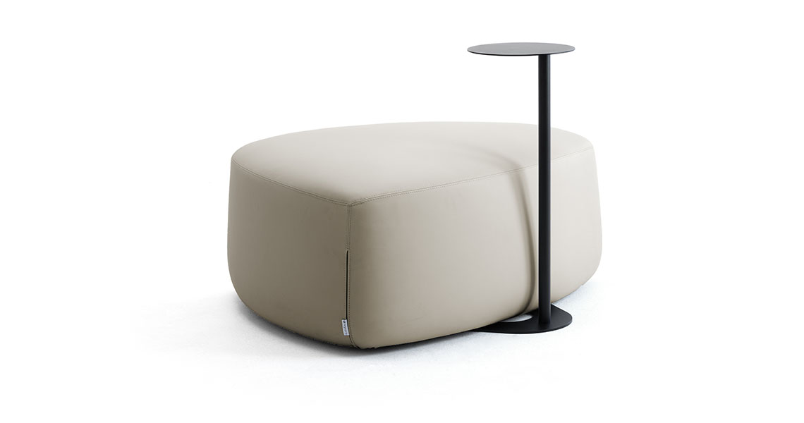 beistelltisch-c-form-f-poufs-moderne-sofas-orion-img-02