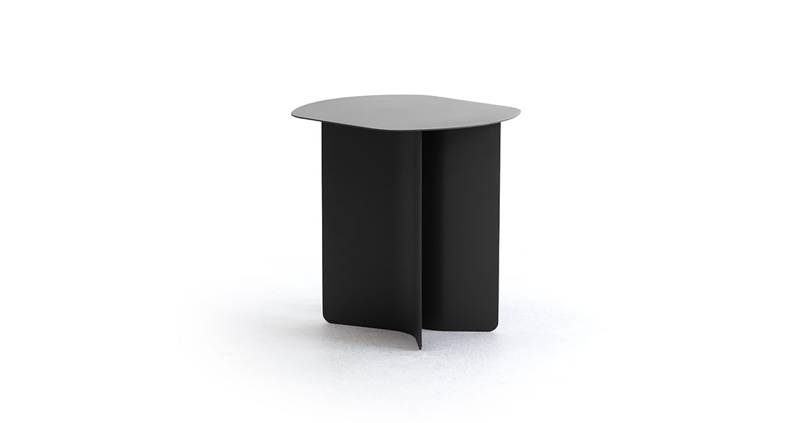 farbiger-couchtisch-m-modernem-style-metallgestell-slim-img-04